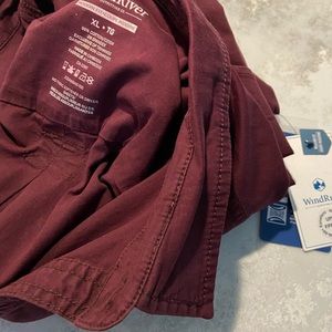 NWT WindRiver Men’s XL long sleeve work shirt. Excellent condition stretch